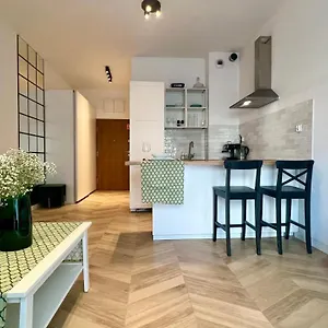 https://apartament-na-kurkowej.hotelswroclaw.com